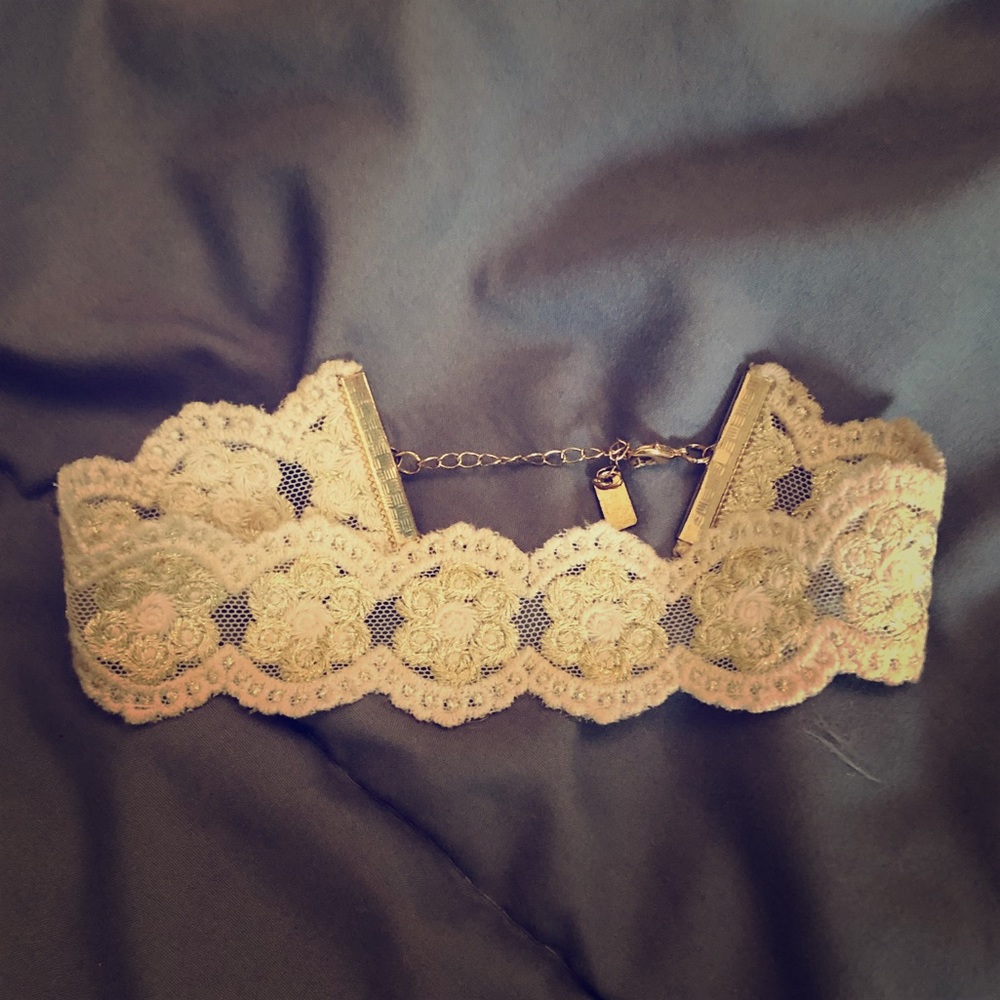 Lace Choker